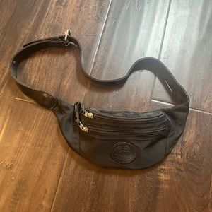 Roots Genuine Leather Goods Womens Travel Pouch